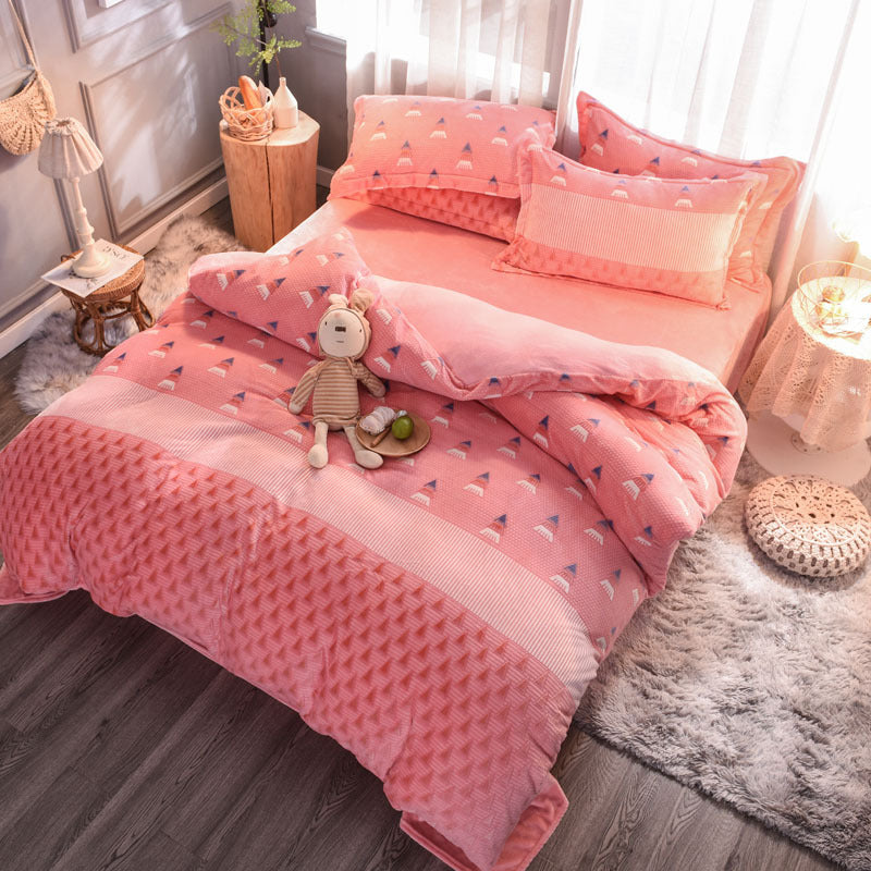 Printed Bedding Set — Modern Patterned 4-Piece Bedding