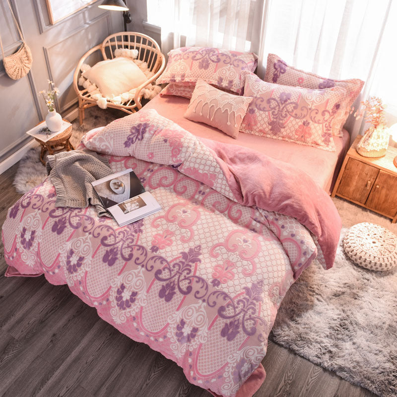 Printed Bedding Set — Modern Patterned 4-Piece Bedding