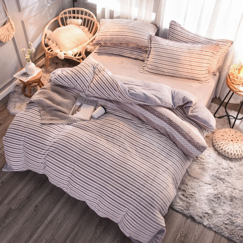Printed Bedding Set — Modern Patterned 4-Piece Bedding