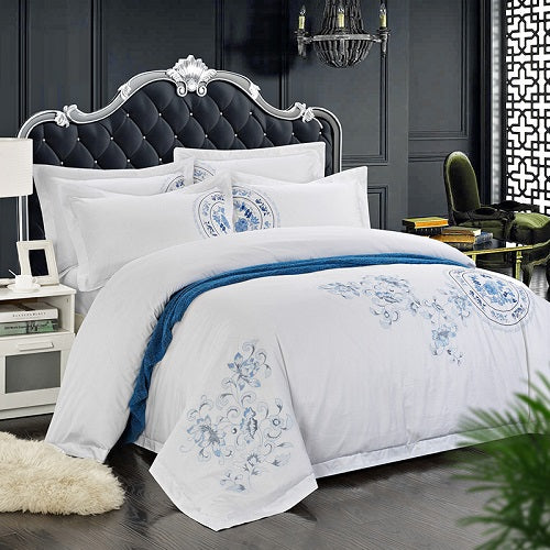 Four-Piece Cotton Bedding Set — Soft Twill Duvet & Sheets