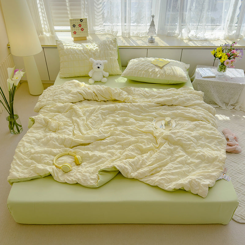 Lightweight Summer Cooling Quilt — Soft Breathable Bedding