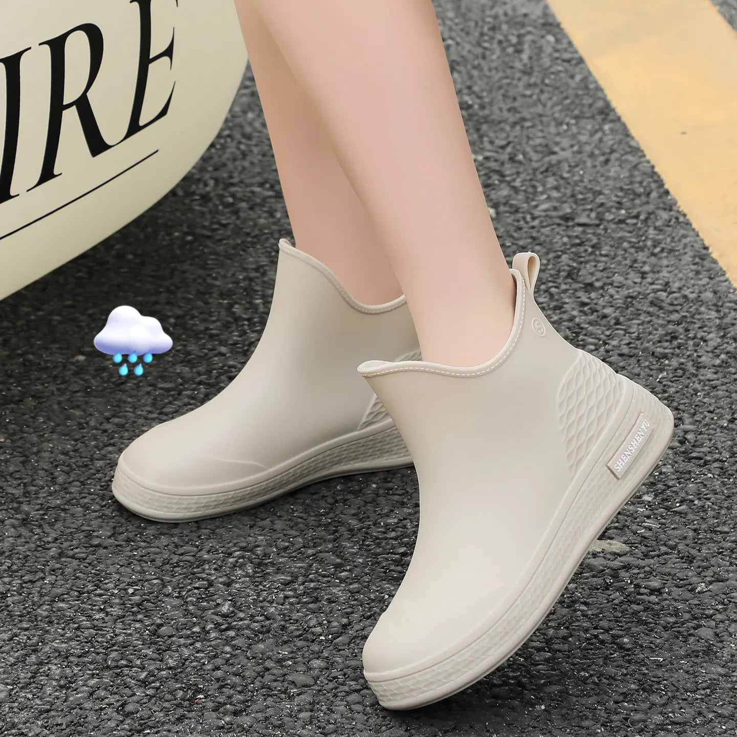 Short rain boots for women, waterproof, anti-slip, lined, suitable for rainy weather,  comfortable, kitchen work, rubbershoes
