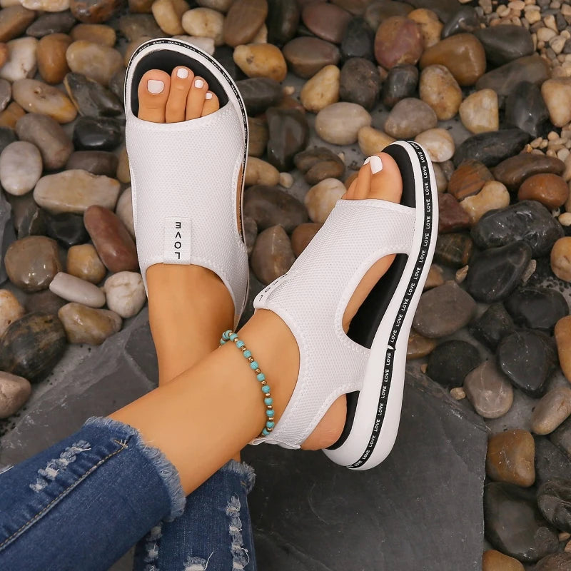 Summer women's sandals Fashionable European American women shoes Large-sized flat women's sandals flying weave sandals for women
