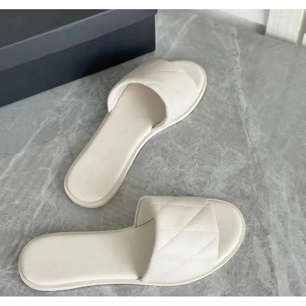 Early Spring New Fashionable And Versatile Flat Casual Slip-on Sandals For Beach Vacation And Outdoor Wear