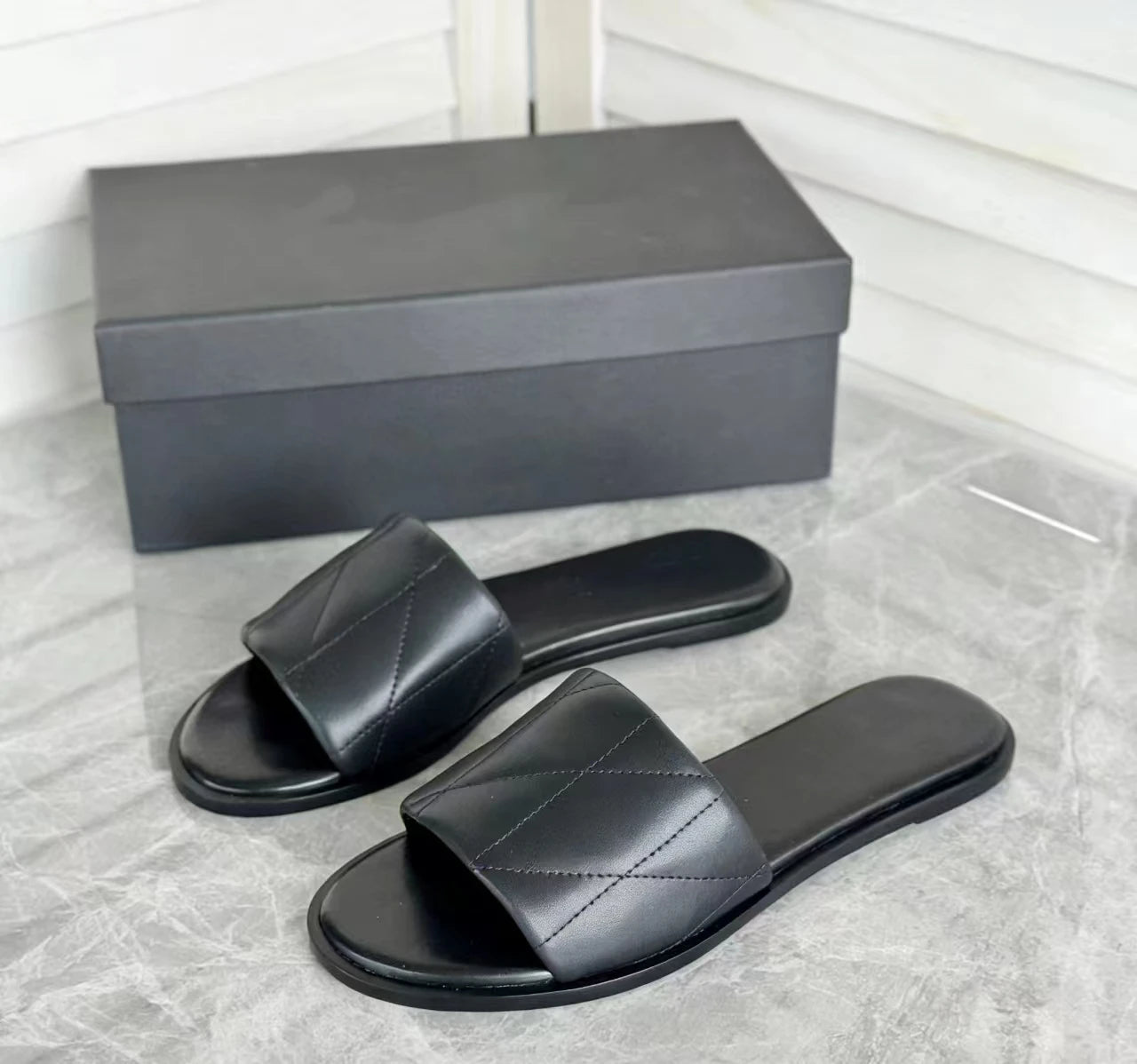 Early Spring New Fashionable And Versatile Flat Casual Slip-on Sandals For Beach Vacation And Outdoor Wear