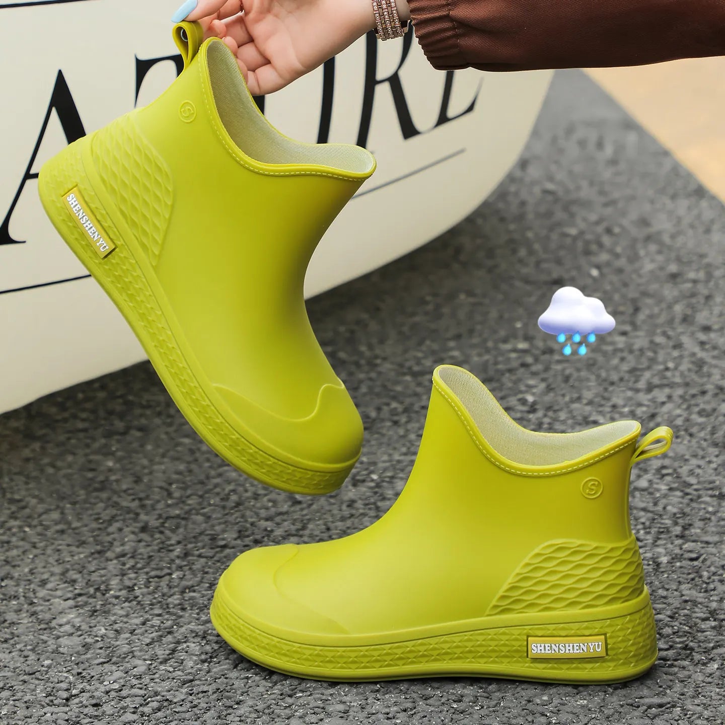 Short rain boots for women, waterproof, anti-slip, lined, suitable for rainy weather,  comfortable, kitchen work, rubbershoes